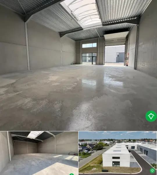 Commercial building for sale