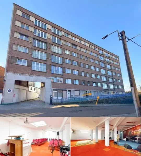 Commercial building for sale