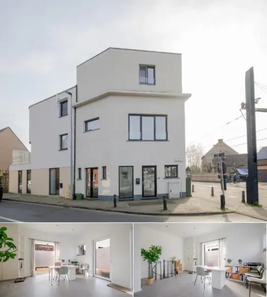 Commercial building for sale