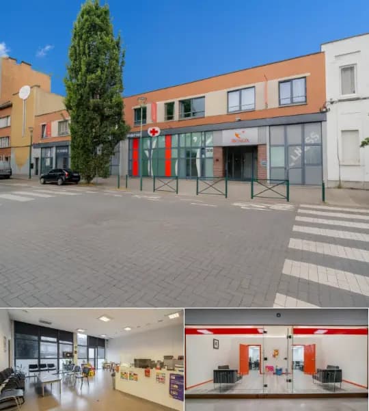 Commercial building for sale