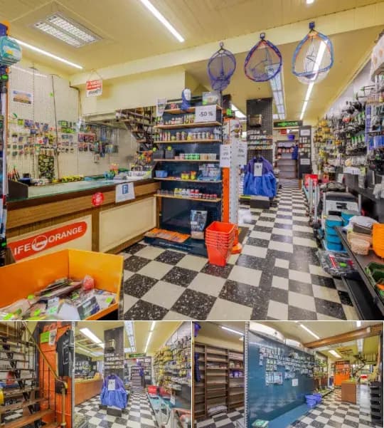 Commercial building for sale