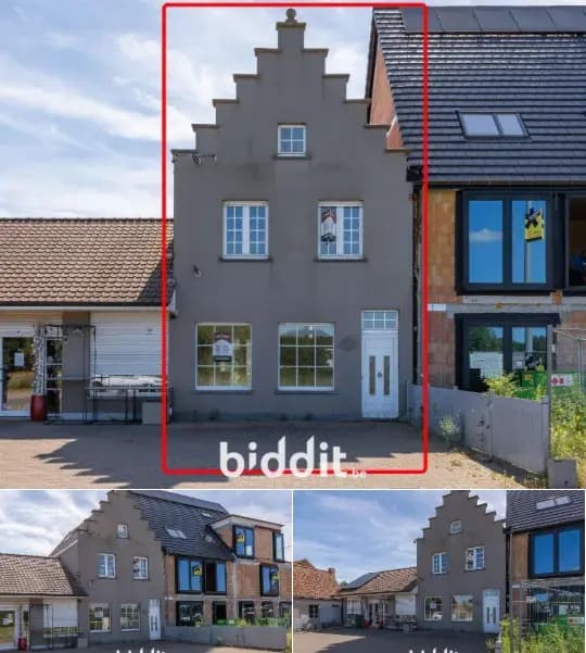 Residence in public sale