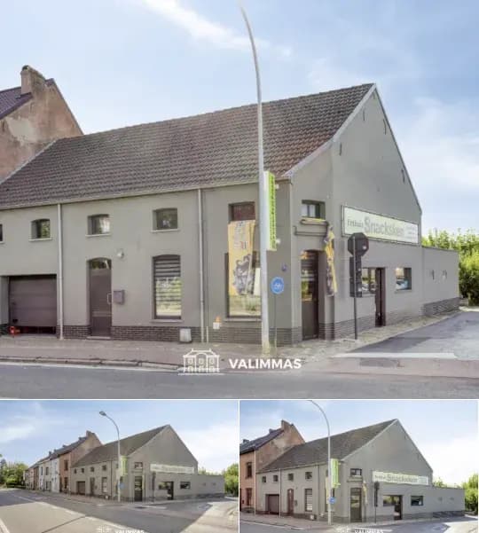Commercial building for sale