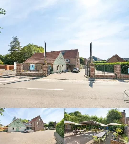 Commercial building for sale