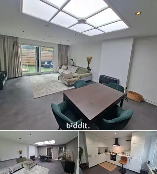 Residence in public sale