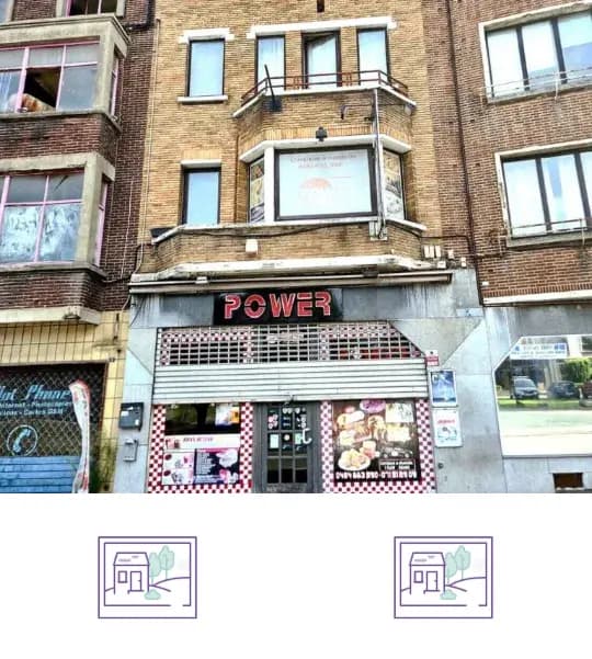 Commercial building for sale