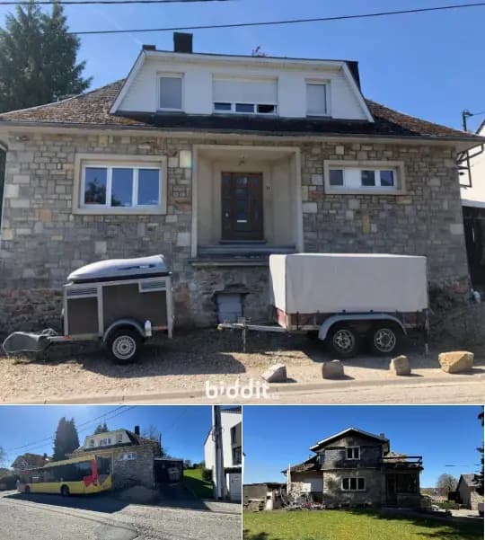 Residence in public sale