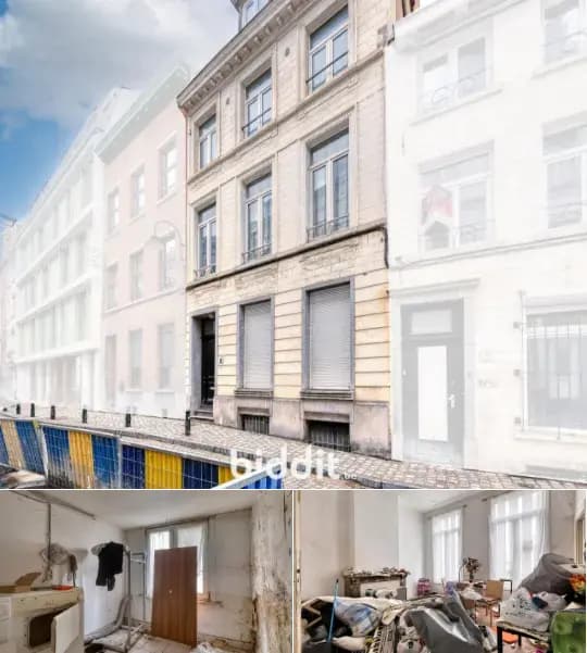 Residence in public sale