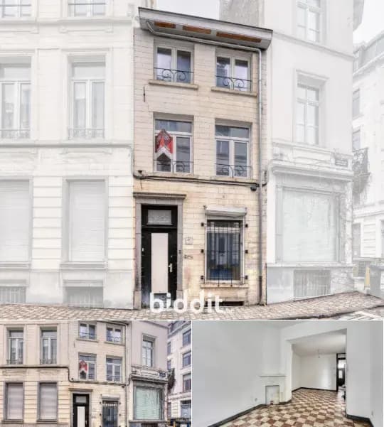 Residence in public sale