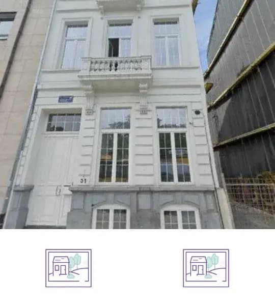 Commercial building in public sale
