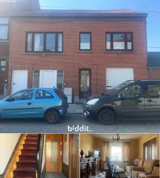 Residence in public sale