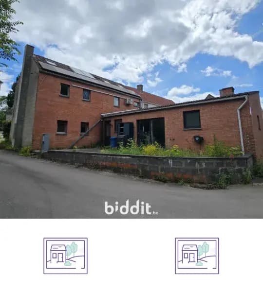 Villa in public sale