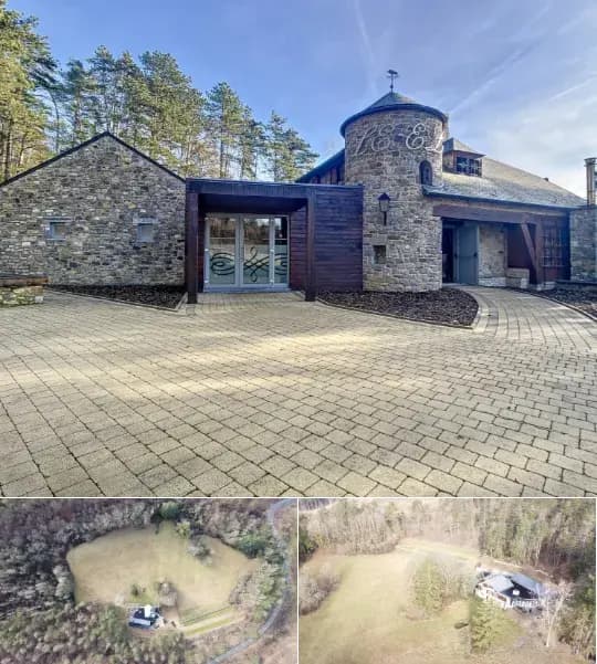 Commercial building for sale