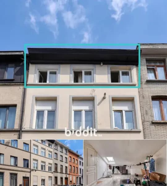 Duplex in public sale
