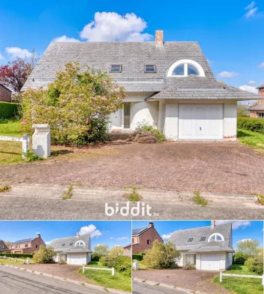 Residence in public sale