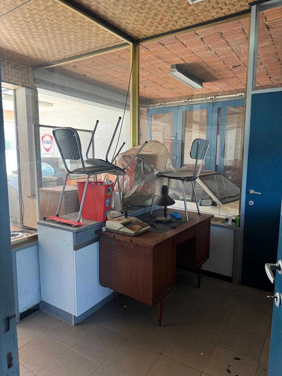 Commercieel te koop