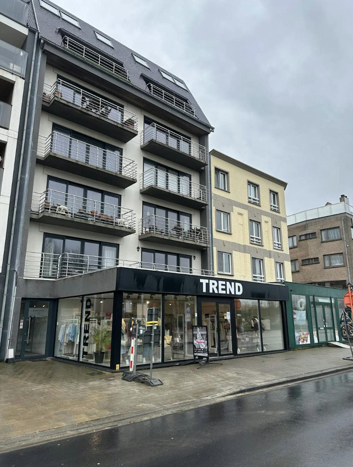 Commercieel te koop