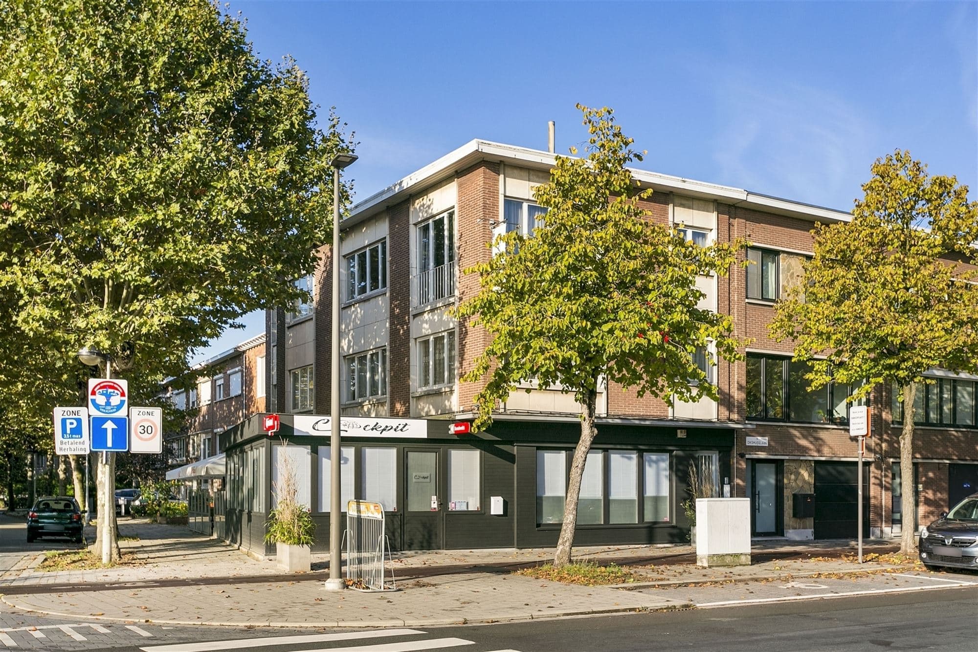 Commercieel te koop