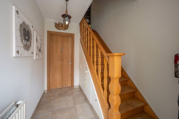 Instapklare rijwoning met garage, 3 slaapkamers en buiten...