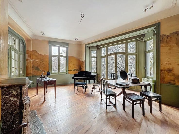 PLASKY, MAISON DE MAÎTRE ± 613M² + GARAGE + JARDIN