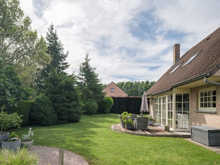 Vrijstaande gezinswoning op een perceel van 1.072 m², nab...
