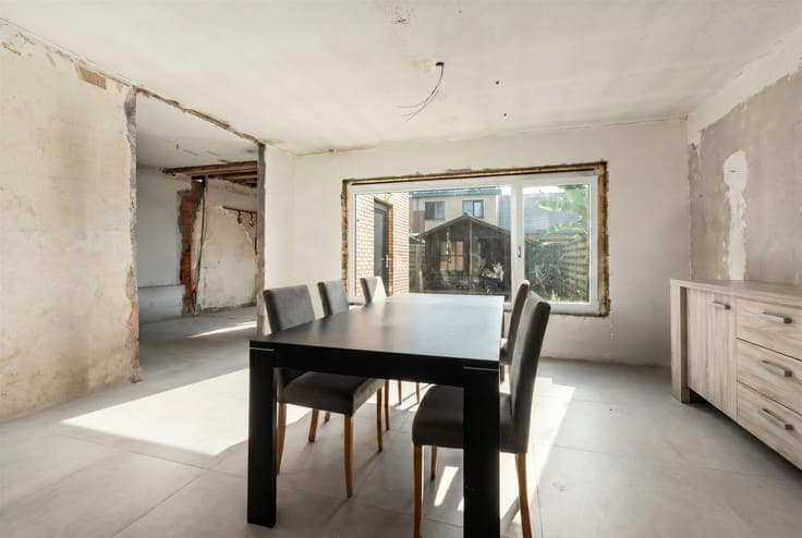 Spacious family home with a renovated interior
