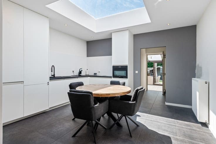 Instapklare woning met veranda en tuin