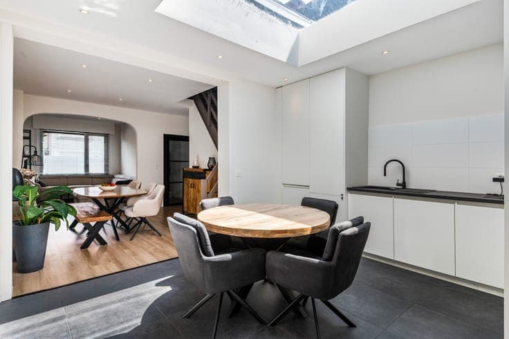 Instapklare woning met veranda en tuin