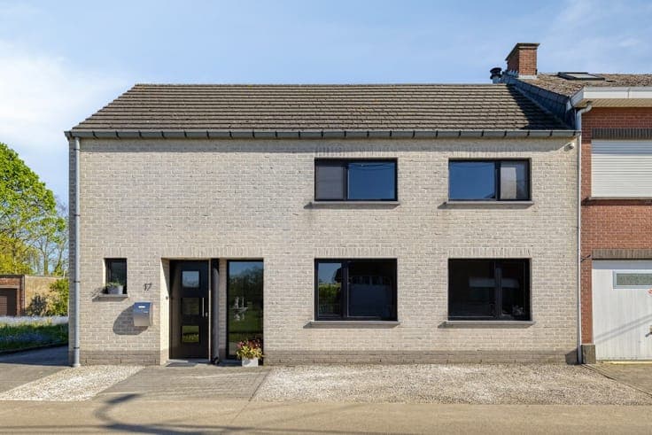 Semi-detached house with southeast-facing garden in Hombeek