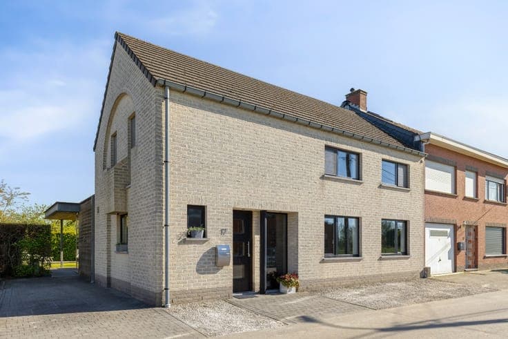 Semi-detached house with southeast-facing garden in Hombeek