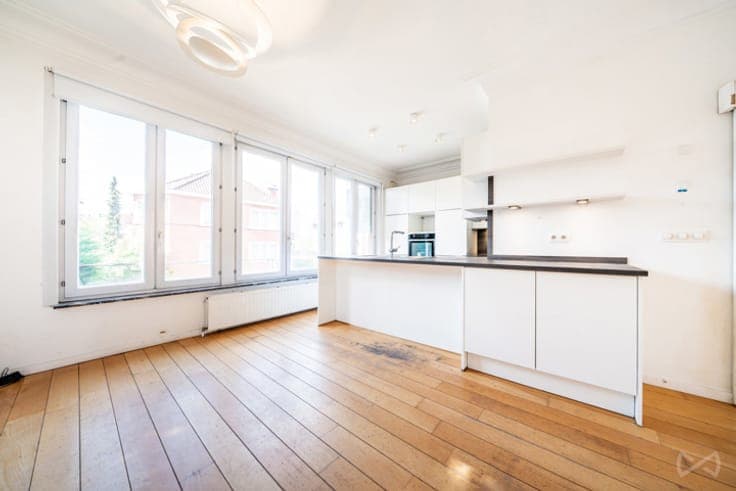 Three-sided single-family house in Uccle - to be renovated