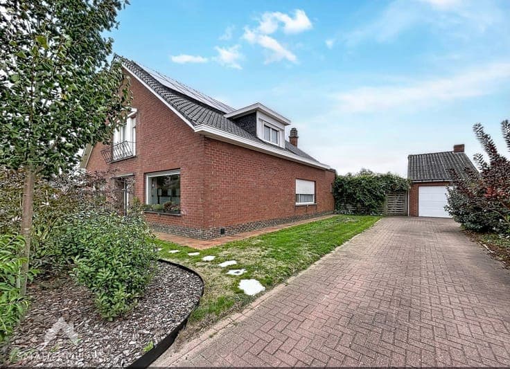 Spacious detached house on a 1,226 m² plot with beautiful co