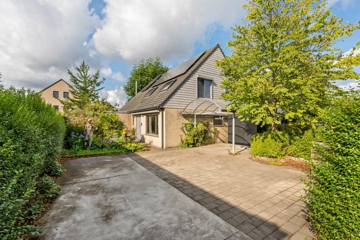 Quiet living in a prime location on a dead-end street!