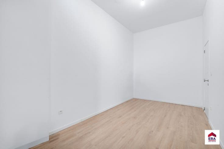 For sale: renovated house near station in Ruisbroek