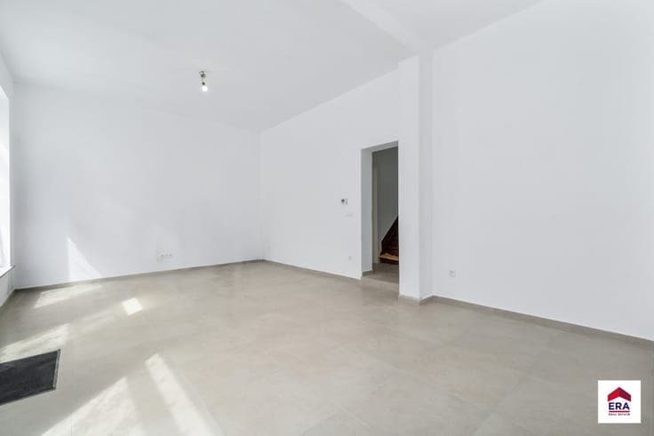 For sale: renovated house near station in Ruisbroek