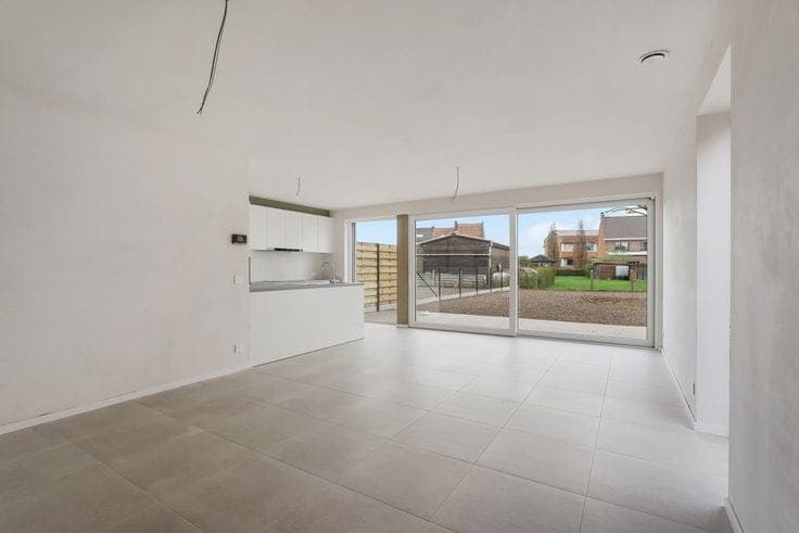 Semi-open qualitative new building in Wijtschate