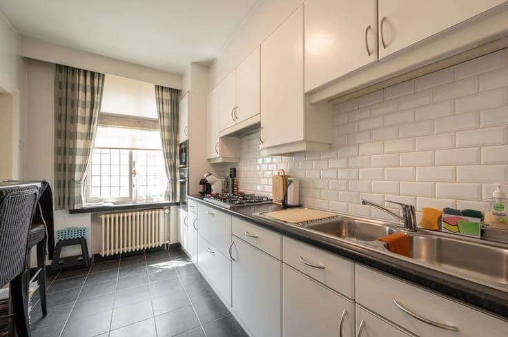 Groots breedhuis te centrum Brugge