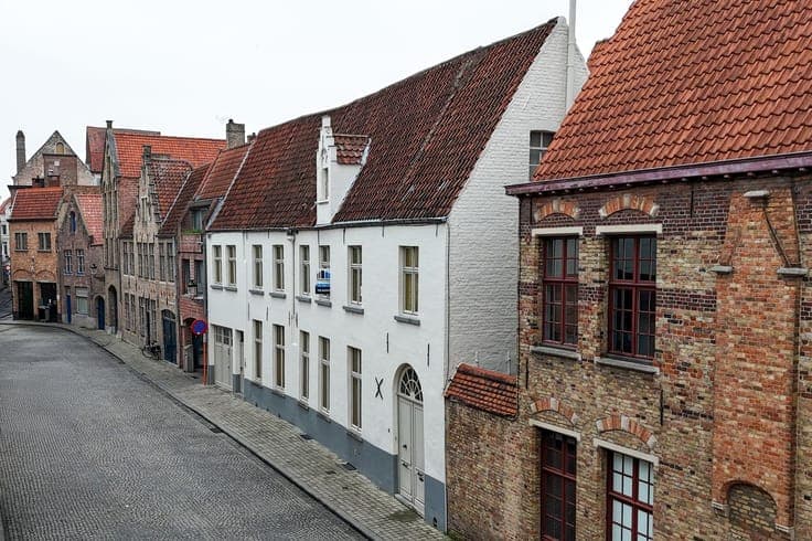 Groots breedhuis te centrum Brugge