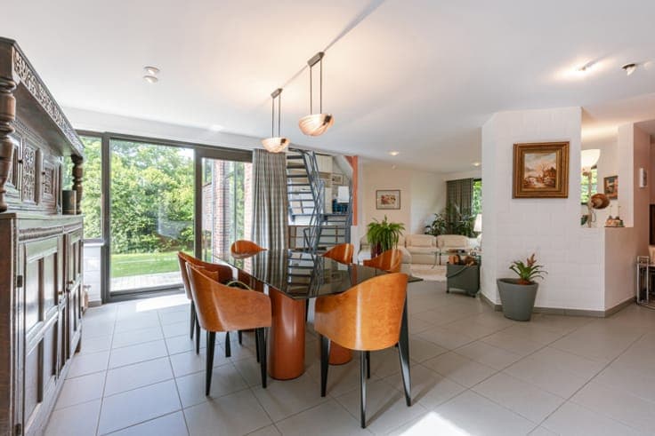 Exceptional villa with landscaped park garden