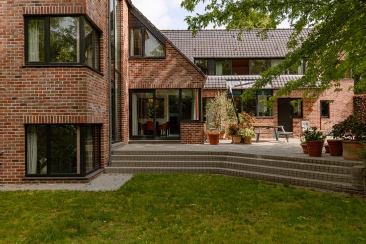 Exceptional villa with landscaped park garden