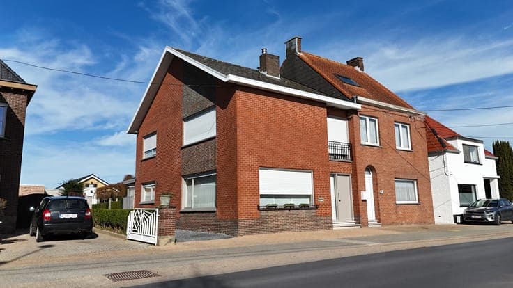 Halfopen 3 slaapkamerwoning in centrum Kortemark