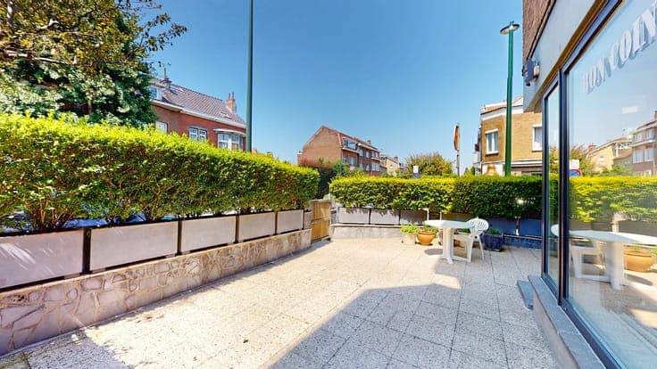 BOONDAEL : IMMEUBLE RAPPORT MIXTE +/- 290M2