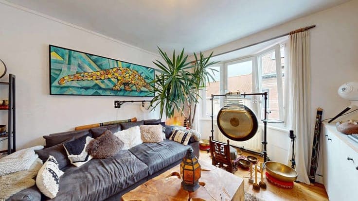 Broom Corner: 2-bedroom maisonette with terrace