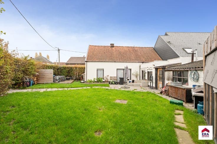 Semi-detached house with garden in Affligem