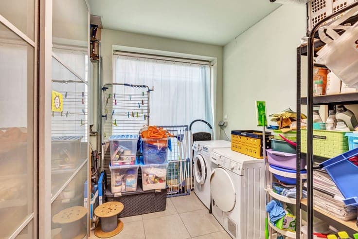 Move-in ready home with 3 bedrooms and parking in Aalst