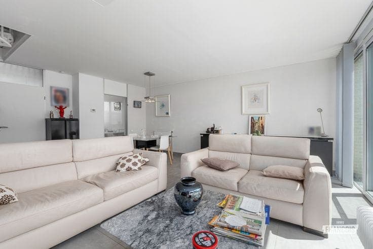 Charming, renovated terraced house with garage in the quiet…