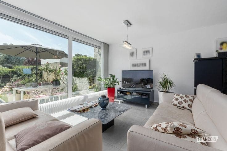 Charming, renovated terraced house with garage in the quiet…