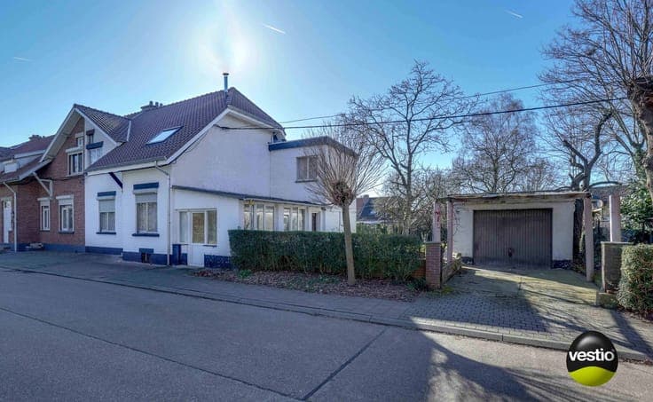RUSTIG GELEGEN WONING MET 4 SLAAPKAMERS