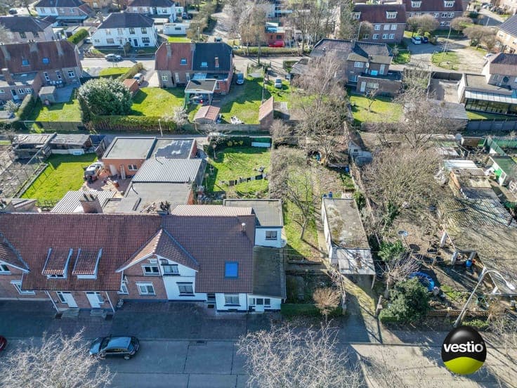 RUSTIG GELEGEN WONING MET 4 SLAAPKAMERS