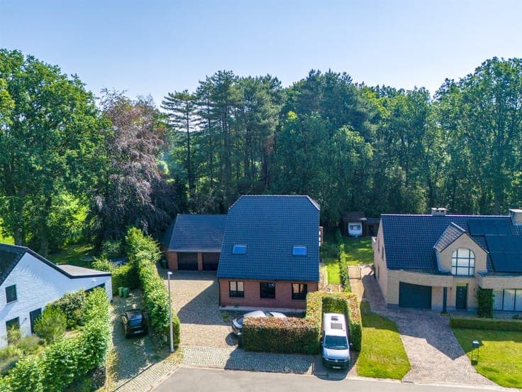 A villa in a quiet location with 3 spacious bedrooms